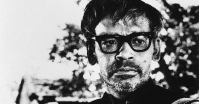 প্রখ্যাত চলচ্চিত্র-নির্মাতা ঋত্বিক ঘটকের ১০০তম জন্মদিন আজ